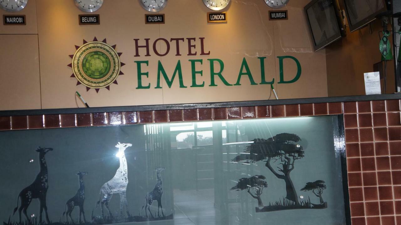 Hotel Emerald Nairobi Bagian luar foto